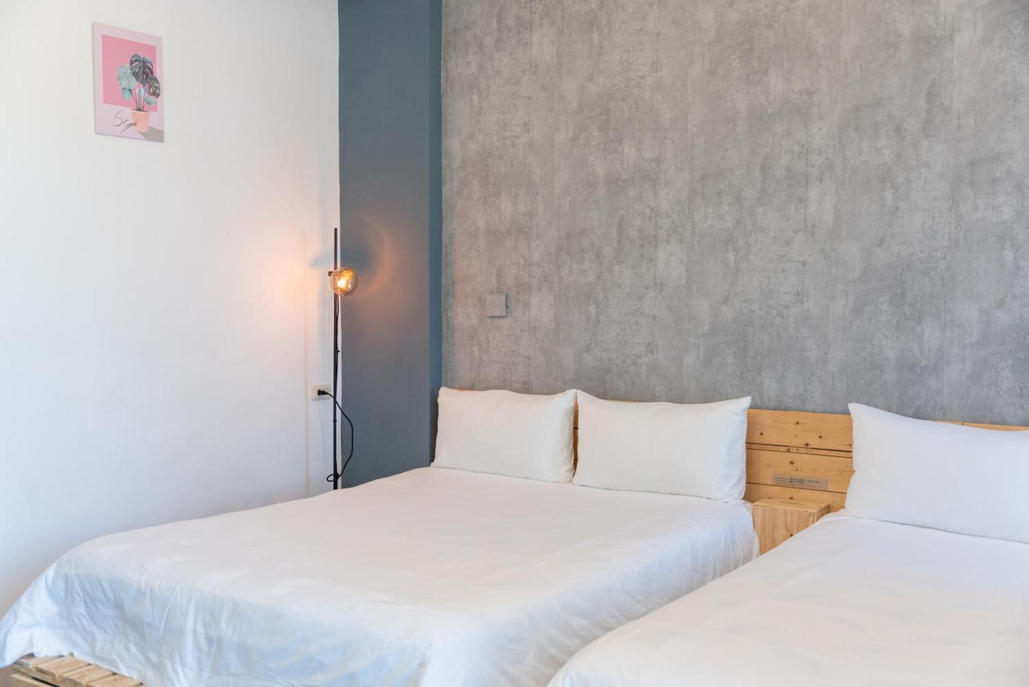 Moonlit Corner Apartment Taitung Bagian luar foto