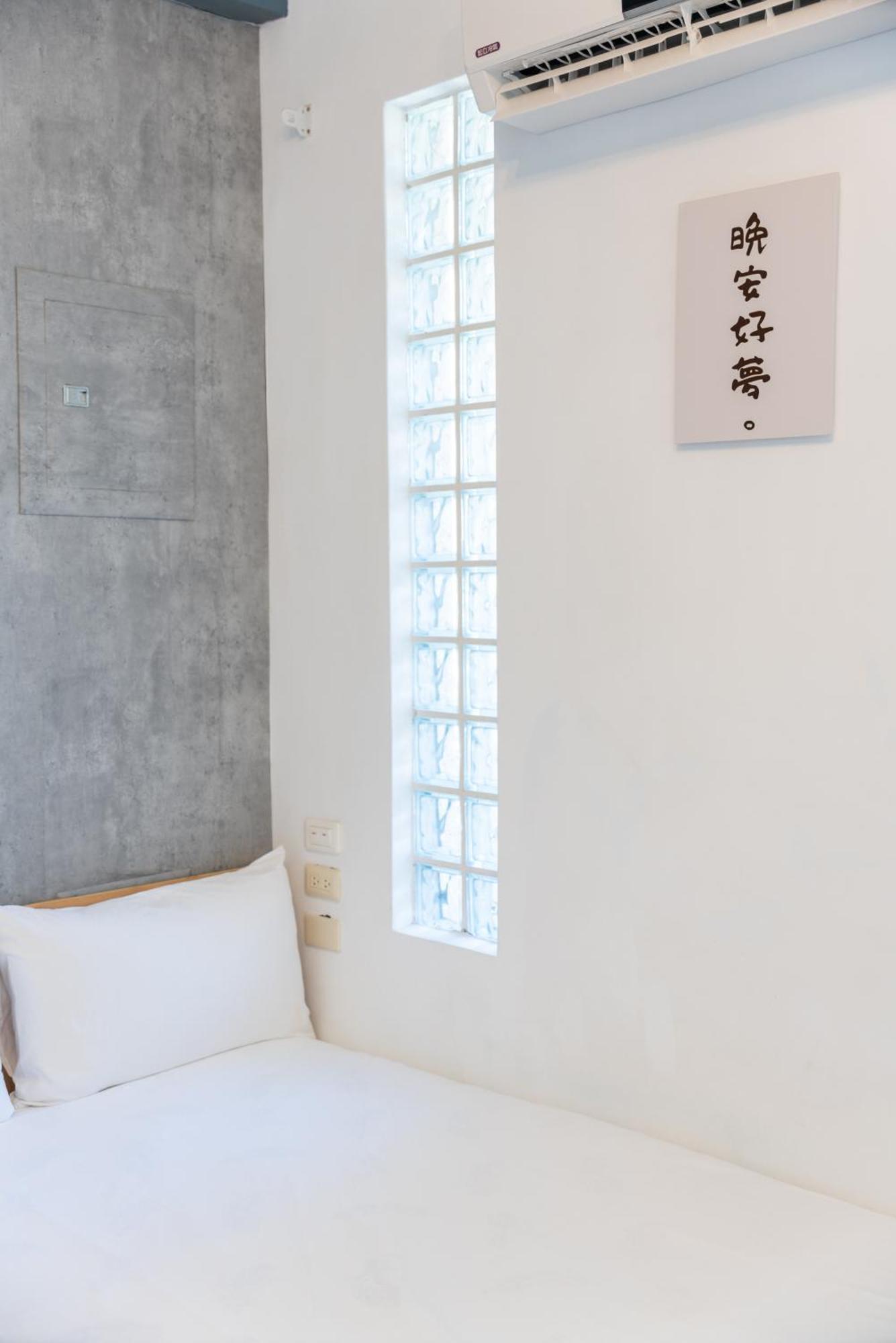 Moonlit Corner Apartment Taitung Bagian luar foto